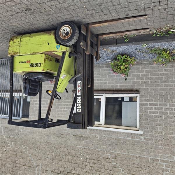 Grote foto loop of sloop clark tm15 triplo heftruck agrarisch heftrucks