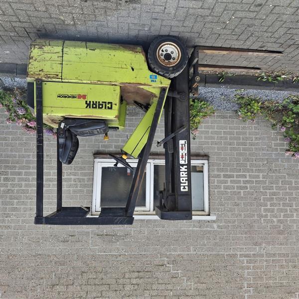 Grote foto loop of sloop clark tm15 triplo heftruck agrarisch heftrucks