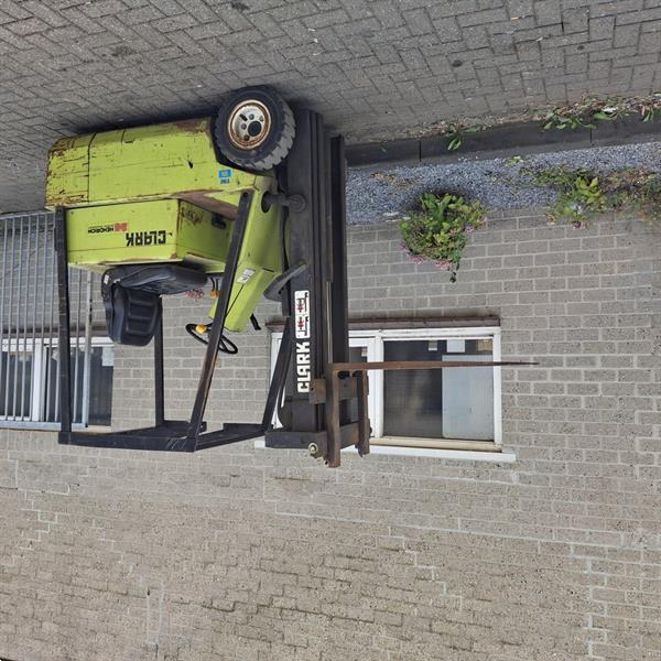 Grote foto loop of sloop clark tm15 triplo heftruck agrarisch heftrucks