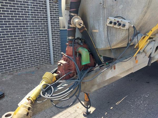 Grote foto jako mesttank 10000 liter met bouwlandinjecteur agrarisch mesttanks