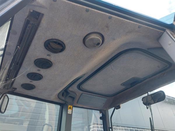 Grote foto new holland ts 90 met voorlader agrarisch tractoren