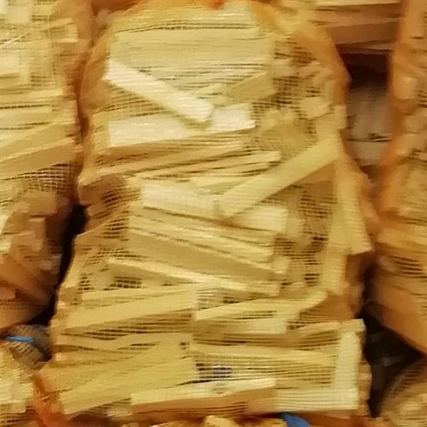 Grote foto aanmaakhoutjes te koop tuin en terras openhaardhout