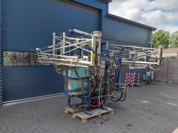 Grote foto sieger veldspuit 15 meter breed 600 liter met computer agrarisch onkruidbestrijding
