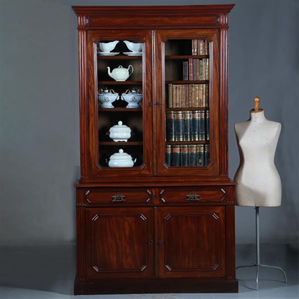 Grote foto franse boekenkast bibliotheekkast of servieskast ca 1875 die ook als servieskast wil functioneren antiek en kunst stoelen en banken