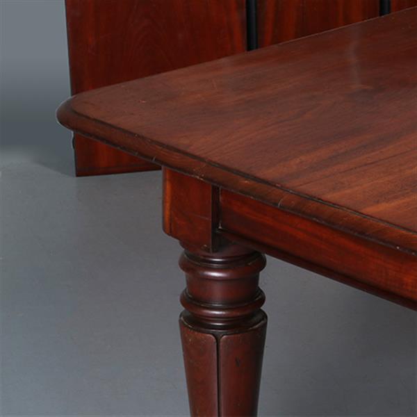 Grote foto lange brede eetkamertafel of vergadertafel tot 2.7 m. voor 14 familieleden of 10 collega no.30301 antiek en kunst stoelen en banken