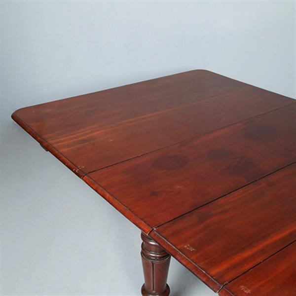Grote foto lange brede eetkamertafel of vergadertafel tot 2.7 m. voor 14 familieleden of 10 collega no.30301 antiek en kunst stoelen en banken