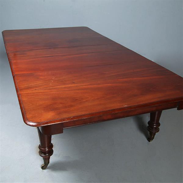 Grote foto lange brede eetkamertafel of vergadertafel tot 2.7 m. voor 14 familieleden of 10 collega no.30301 antiek en kunst stoelen en banken