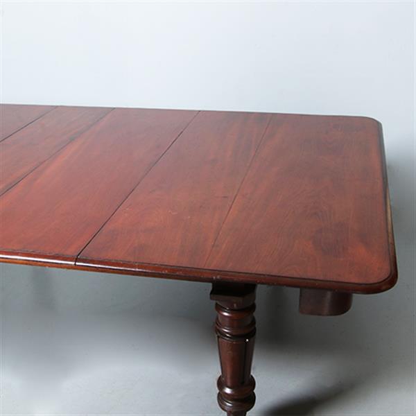 Grote foto lange brede eetkamertafel of vergadertafel tot 2.7 m. voor 14 familieleden of 10 collega no.30301 antiek en kunst stoelen en banken