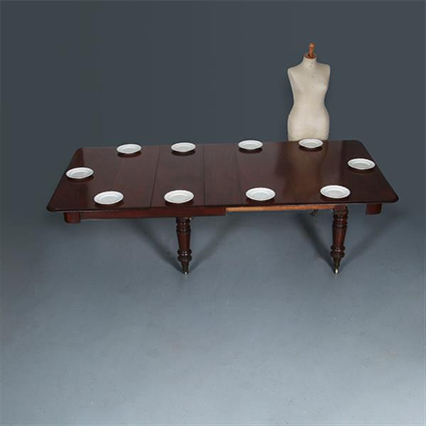 Grote foto lange brede eetkamertafel of vergadertafel tot 2.7 m. voor 14 familieleden of 10 collega no.30301 antiek en kunst stoelen en banken