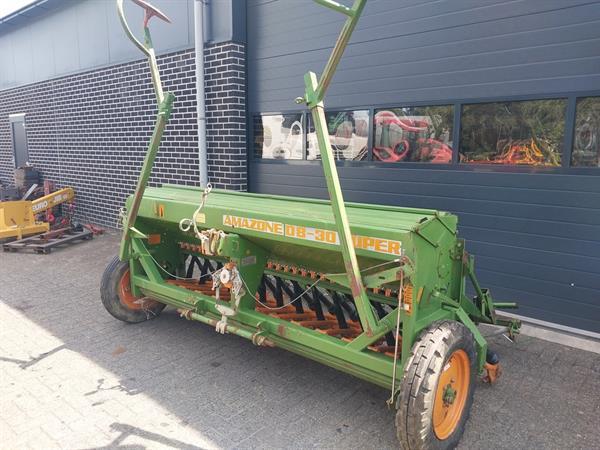 Grote foto amazone d8 30 super zaaimachine agrarisch zaaimachines