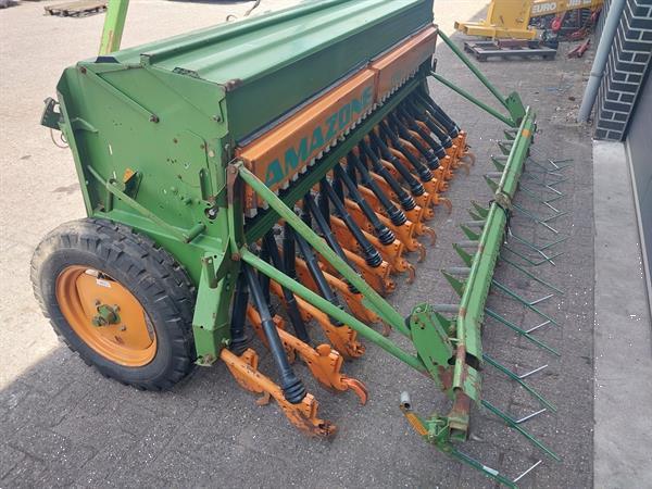 Grote foto amazone d8 30 super zaaimachine agrarisch zaaimachines
