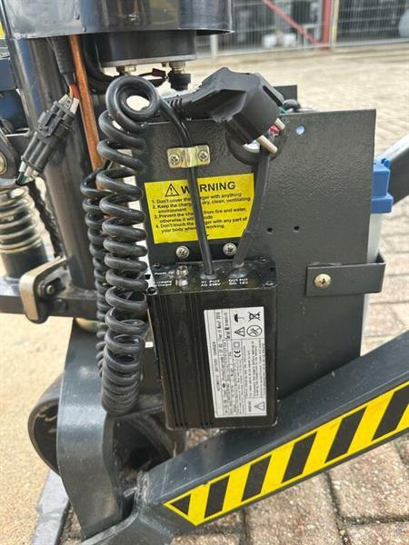 Grote foto vs 22273 semi elektrische hoogheffer schaar 800mm werktafel doe het zelf en verbouw hefwerktuigen