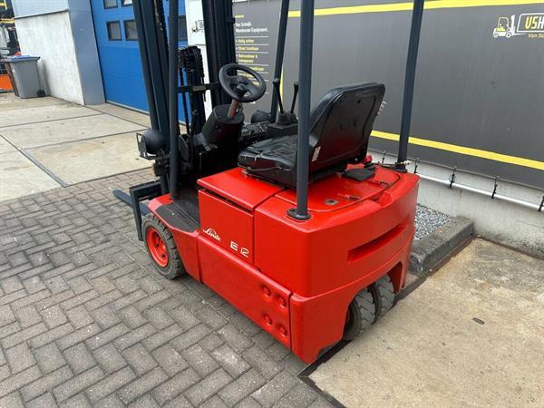 Grote foto vs 22274 elektrische triplex heftruck linde e12 sideshift agrarisch heftrucks