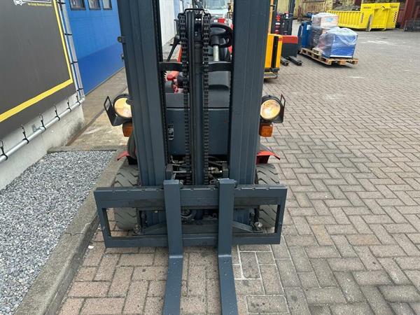 Grote foto vs 22274 elektrische triplex heftruck linde e12 sideshift agrarisch heftrucks