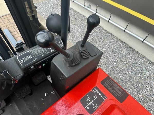 Grote foto vs 22274 elektrische triplex heftruck linde e12 sideshift agrarisch heftrucks
