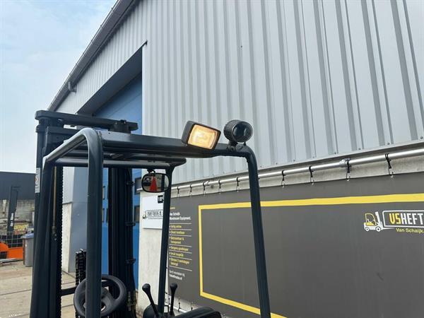 Grote foto vs 22274 elektrische triplex heftruck linde e12 sideshift agrarisch heftrucks