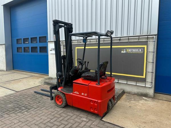 Grote foto vs 22274 elektrische triplex heftruck linde e12 sideshift agrarisch heftrucks