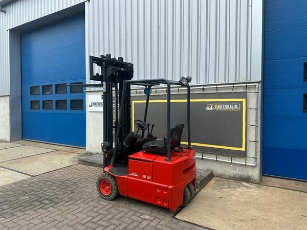 Grote foto vs 22274 elektrische triplex heftruck linde e12 sideshift agrarisch heftrucks