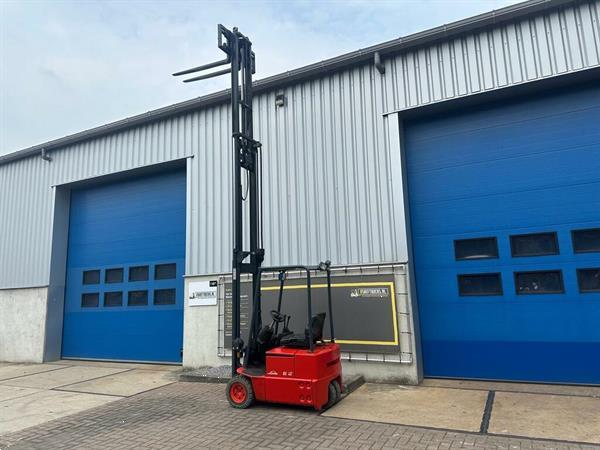 Grote foto vs 22274 elektrische triplex heftruck linde e12 sideshift agrarisch heftrucks