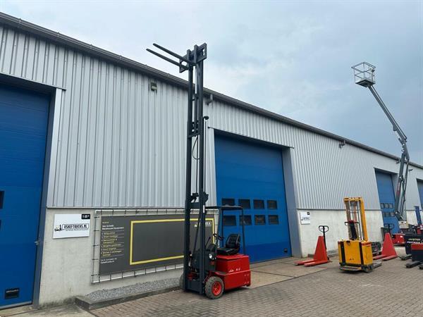 Grote foto vs 22274 elektrische triplex heftruck linde e12 sideshift agrarisch heftrucks