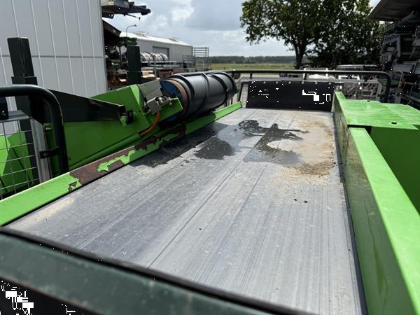 Grote foto miedema akv42 kistenvuller met invoerband agrarisch kisten