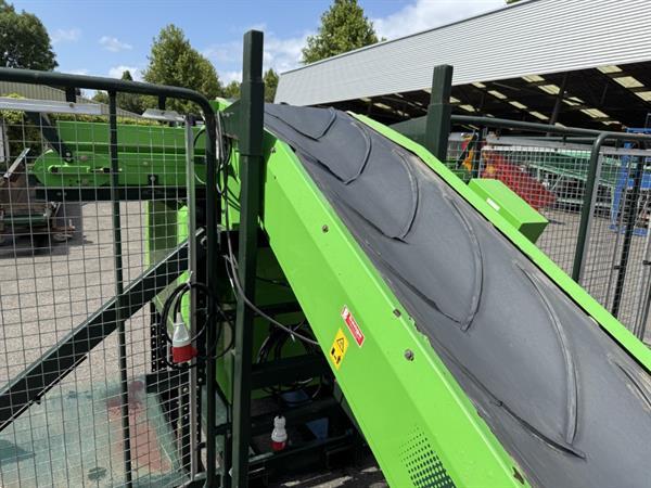 Grote foto miedema akv42 kistenvuller met invoerband agrarisch kisten
