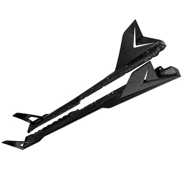 Grote foto dit betreft een set lamborghini revuelto carbon side skirt extensions auto onderdelen tuning en styling