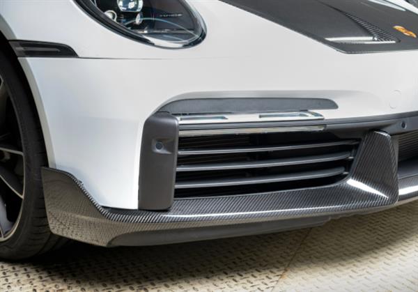 Grote foto dit betreft een porsche 911 992 turbo s carbon voorlip splitter sport design bumper auto onderdelen tuning en styling