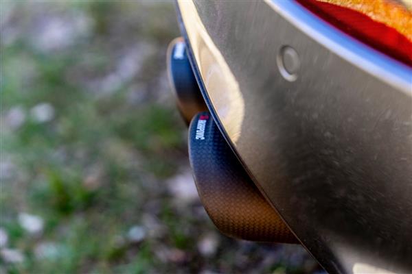 Grote foto dit betreft een akrapovic porsche cayenne cayenne e hybrid coupe uitlaat systeem auto onderdelen tuning en styling