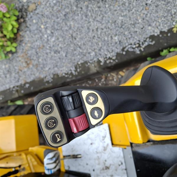 Grote foto hytec x200 minishovel bj 2022 kniklader wiellader agrarisch shovels