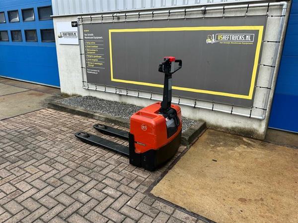 Grote foto vs 22276 elektrische palletwagen bt lwe130 bj2006 doe het zelf en verbouw hefwerktuigen