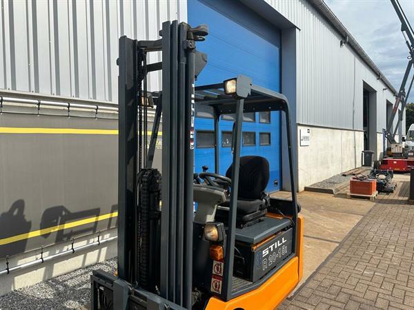 Grote foto vs 22278 elektrische triplex heftruck still r20 15 sideshift agrarisch heftrucks