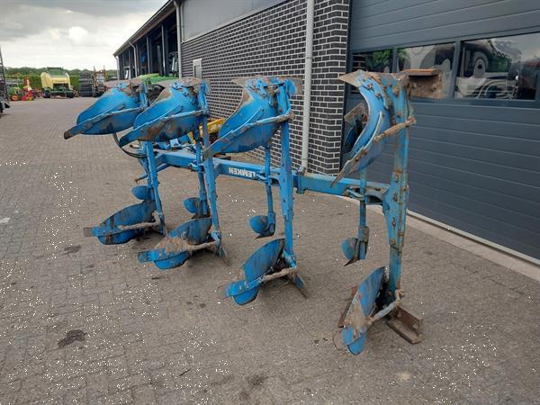 Grote foto lemken opal 110 4 schaar ploeg 3 1 agrarisch ploegen