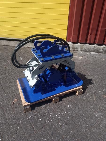Grote foto trilblok trilplaat cw 05 opname minigraver doe het zelf en verbouw aanbouwdelen