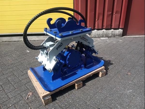 Grote foto trilblok trilplaat cw 05 opname minigraver doe het zelf en verbouw aanbouwdelen