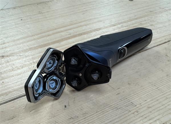 Grote foto partij philips 5000 series scheerapparaten. beauty en gezondheid haarverzorging