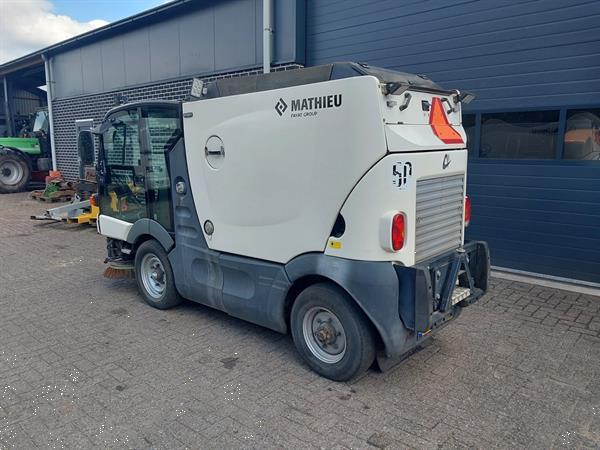 Grote foto mathieu azura flex mc 200 veegmachine agrarisch veegmachines