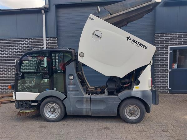 Grote foto mathieu azura flex mc 200 veegmachine agrarisch veegmachines