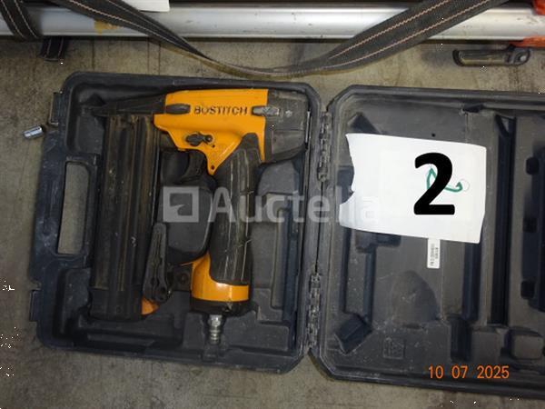 Grote foto 1 laserstatief 1 bostitch persluchtspijkerapparaat in de originele koffer doe het zelf en verbouw gereedschappen en machines