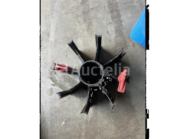 Grote foto partij adapters voor lasdraadspoelen doe het zelf en verbouw gereedschappen en machines