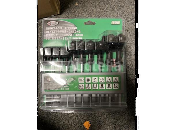 Grote foto inbus t sleutels in rekje doe het zelf en verbouw gereedschappen en machines