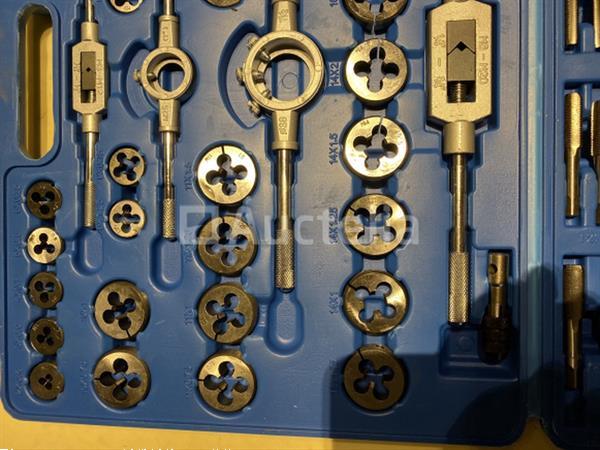 Grote foto tap en snij set 110 delig metrisch tungsten staal doe het zelf en verbouw gereedschappen en machines