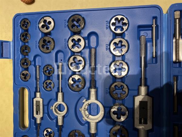 Grote foto tap en snij set 110 delig metrisch tungsten staal doe het zelf en verbouw gereedschappen en machines