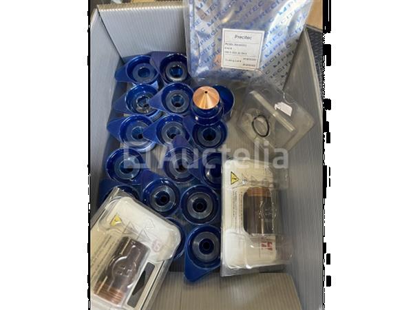 Grote foto partij plasmasnijder onderdelen o.a. precitec nozzles doe het zelf en verbouw gereedschappen en machines