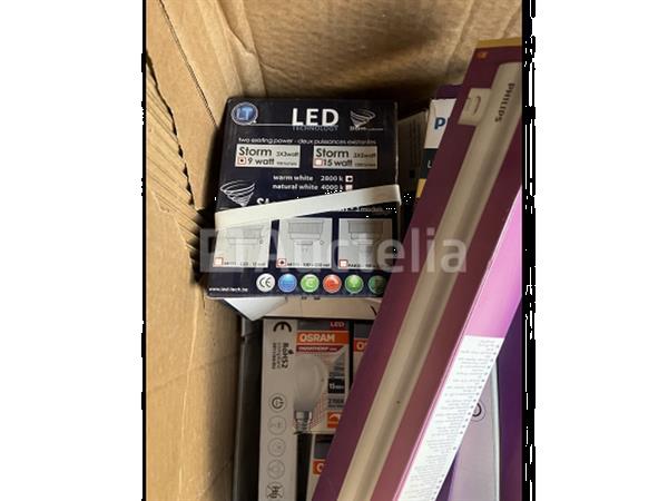 Grote foto partij diverse lampen led etc doe het zelf en verbouw gereedschappen en machines