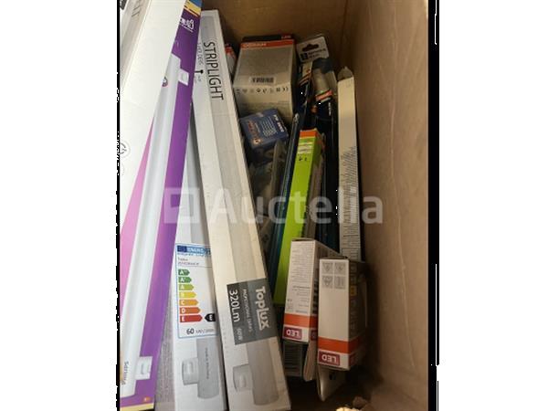 Grote foto partij diverse lampen led etc doe het zelf en verbouw gereedschappen en machines