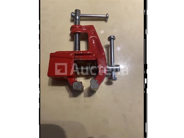 Grote foto bankschroef 25mm doe het zelf en verbouw gereedschappen en machines