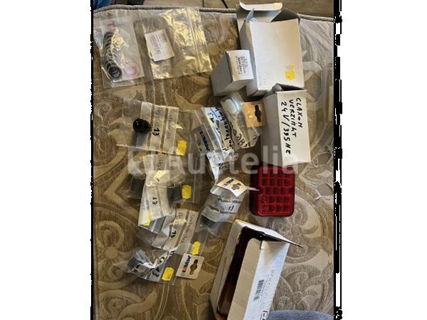 Grote foto diverse auto onderdelen doe het zelf en verbouw gereedschappen en machines