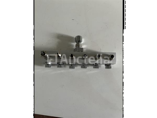 Grote foto airbrush persluchtverdeler 6 voudig doe het zelf en verbouw gereedschappen en machines