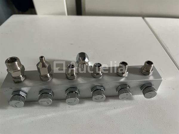 Grote foto airbrush persluchtverdeler 6 voudig doe het zelf en verbouw gereedschappen en machines